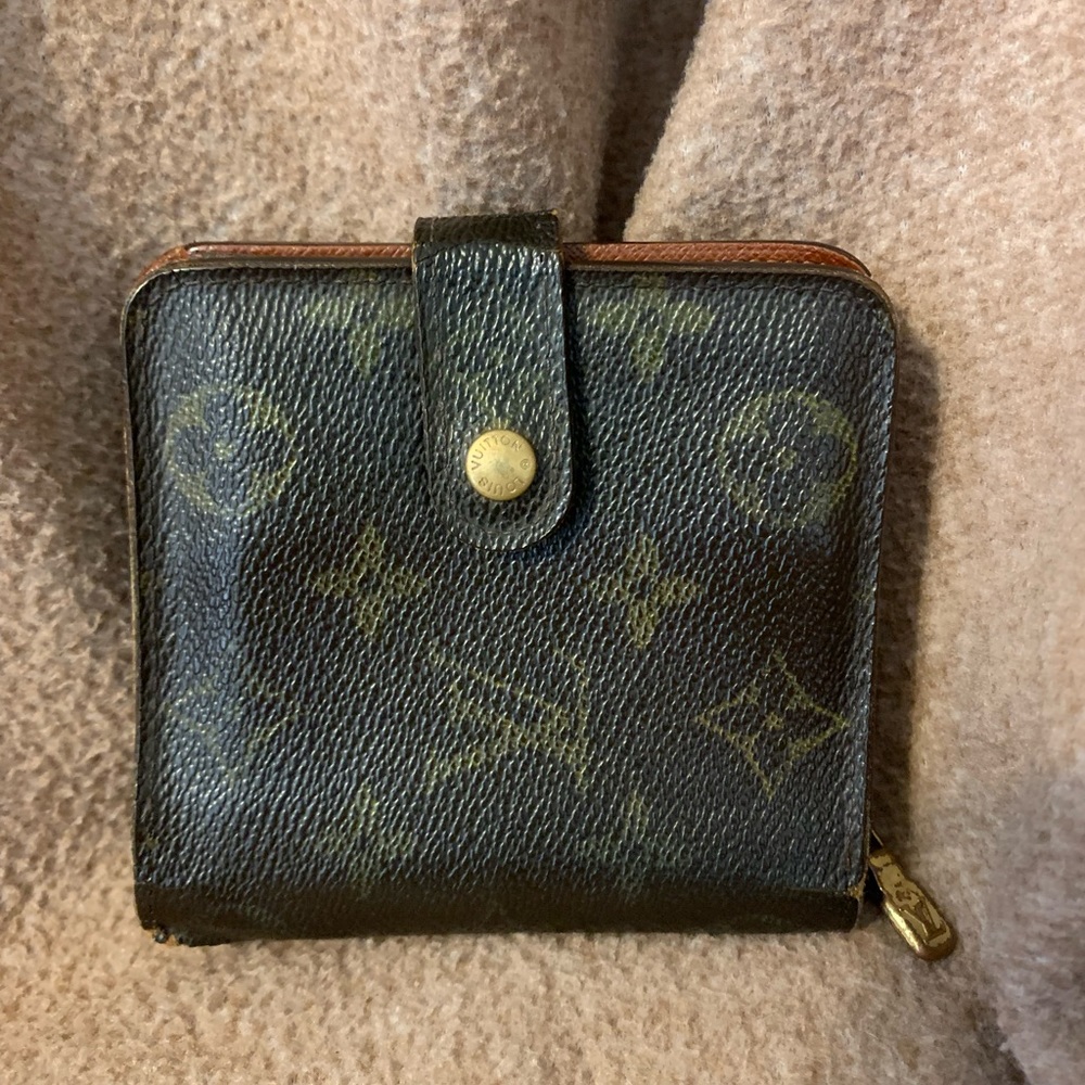 Authentic Louis Vuitton Wallet